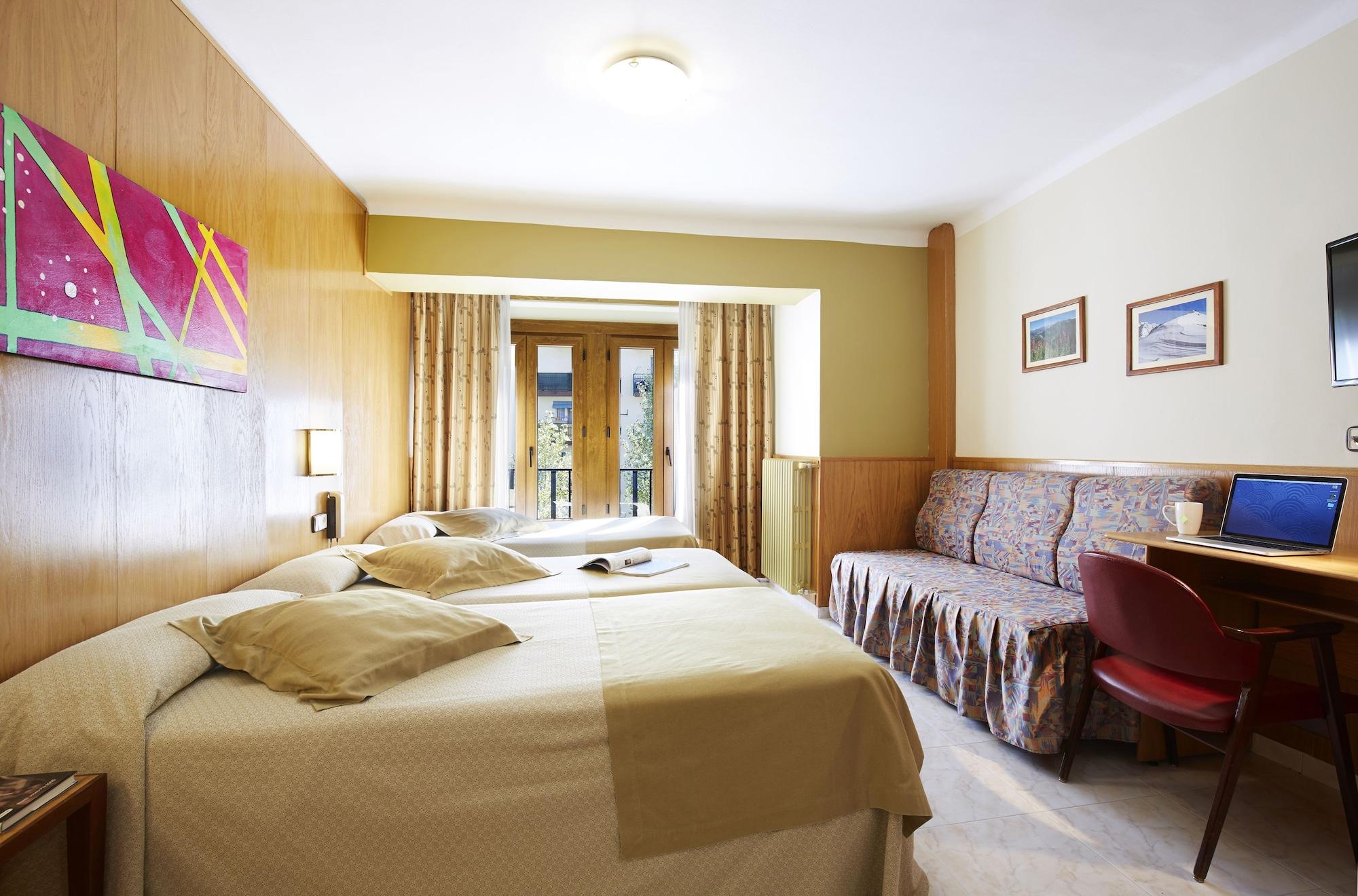 Hotel Univers Encamp Dış mekan fotoğraf
